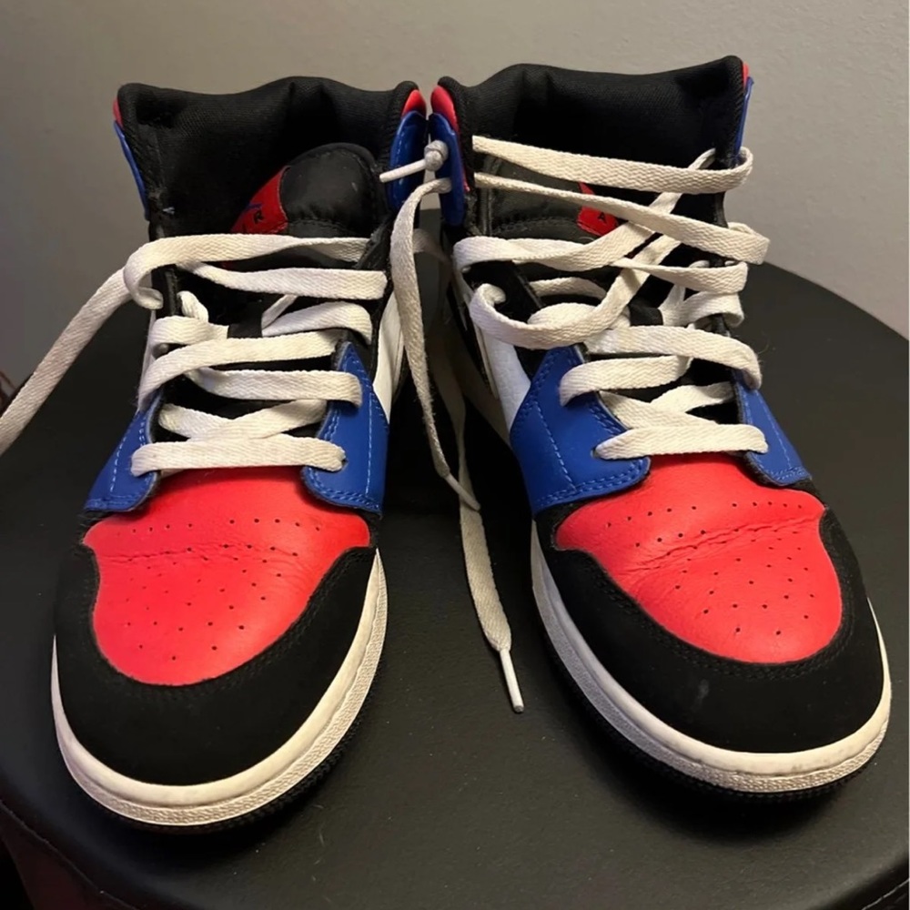 Air Jordan 1’s Mids ! 🔥